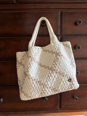 PreneLove Neoprene Woven White & Tan Tote Bag by
Approx 12 x 14